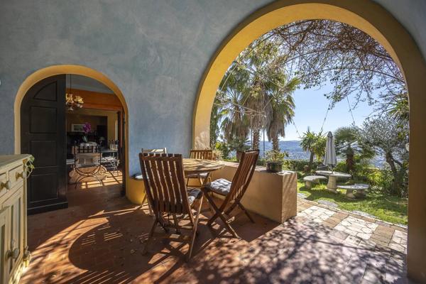 EXCLUSIVITE - Maison d’artiste Art-Déco florentin à Grasse – Quartier Rothschild