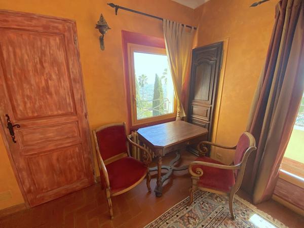 EXCLUSIVITE - Maison d’artiste Art-Déco florentin à Grasse – Quartier Rothschild