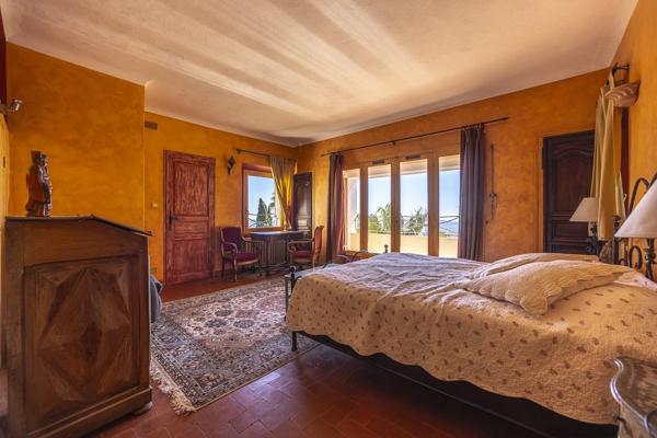 EXCLUSIVITE - Maison d’artiste Art-Déco florentin à Grasse – Quartier Rothschild