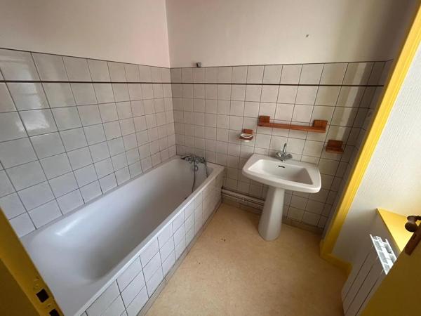 Appartement à louer 1 pièce 36.23m² Montbéliard (25200)