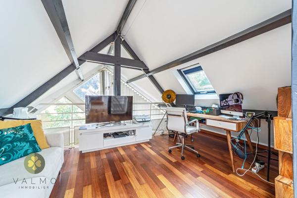 Maison
                                                                                                                                                                                                                                                                                                                        5 pièce(s)                                                                                                                                                                                                          4 chambre(s)                                                                                                                                                                                                          161  m²