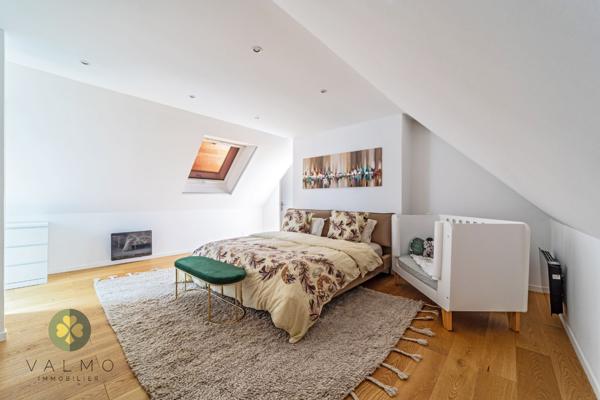 Maison
                                                                                                                                                                                                                                                                                                                        5 pièce(s)                                                                                                                                                                                                          4 chambre(s)                                                                                                                                                                                                          161  m²