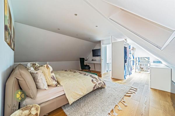 Maison
                                                                                                                                                                                                                                                                                                                        5 pièce(s)                                                                                                                                                                                                          4 chambre(s)                                                                                                                                                                                                          161  m²