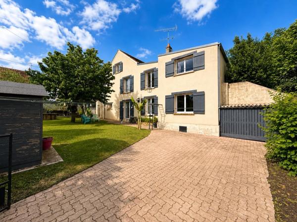 Maison à CHAUMES-EN-BRIE, 77390 - 7 pièces 178m²