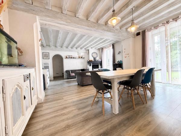Maison à CHAUMES-EN-BRIE, 77390 - 7 pièces 178m²