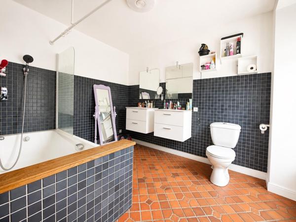 Maison à CHAUMES-EN-BRIE, 77390 - 7 pièces 178m²