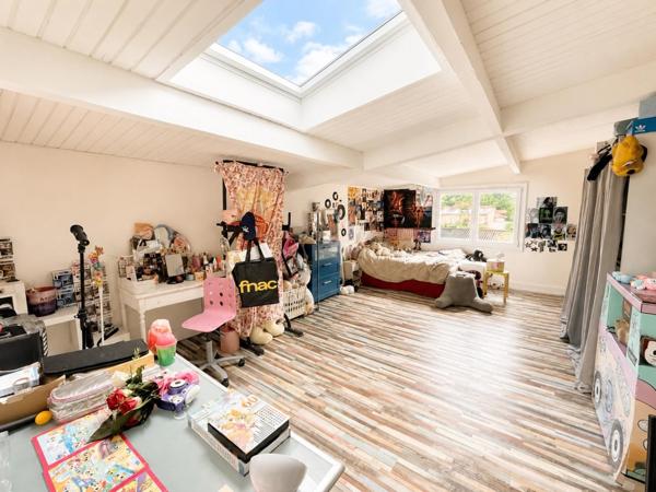 Maison à CHAUMES-EN-BRIE, 77390 - 7 pièces 178m²