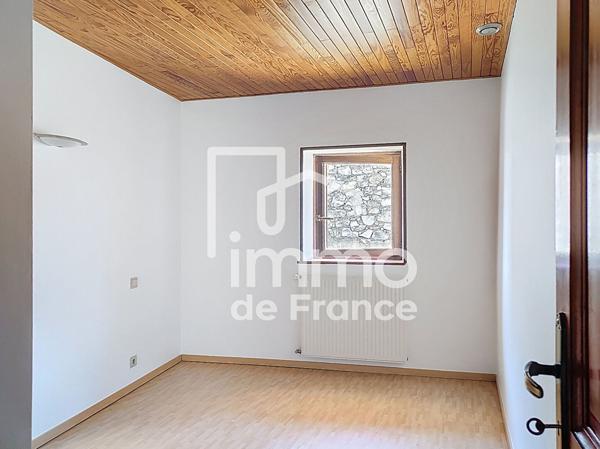 Appartement Oyonnax 4 pièce(s) 83.77 m²