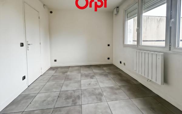 Appartement à louer    1 pièce • 14,42 m2 Athis-Mons