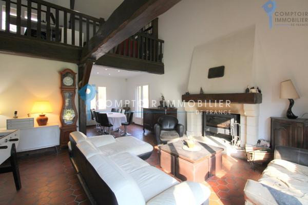 Propriete
                                                                                                                                                                                                                                                                                                                        12 pièce(s)                                                                                                                                                                                                          8 chambre(s)                                                                                                                                                                                                          263  m²