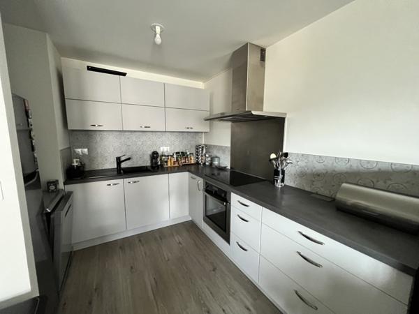 Appartement à louer 750 € CC Joué-lès-Tours 2 p 46 m² DPE C