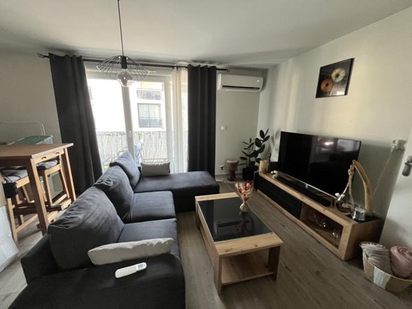 Appartement à louer 750 € CC Joué-lès-Tours 2 p 46 m² DPE C