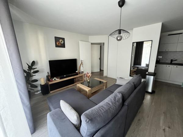 Appartement à louer 750 € CC Joué-lès-Tours 2 p 46 m² DPE C