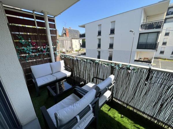 Appartement à louer 750 € CC Joué-lès-Tours 2 p 46 m² DPE C