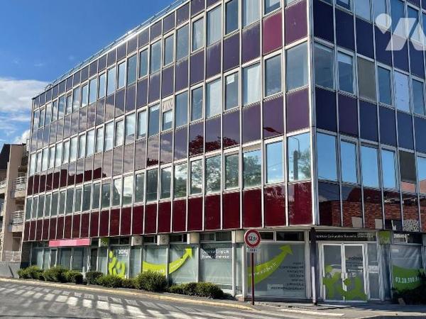 A VENDRE - HAZEBROUCK - bureaux en Centre Ville, proximité Gare, surface 188 m², 3ème étage, as...