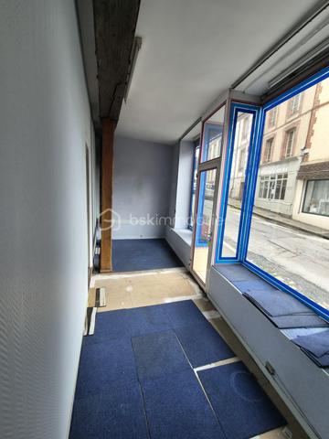 Local d'activités de 100 m²