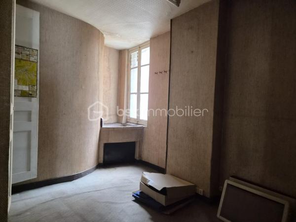 Local d'activités de 100 m²