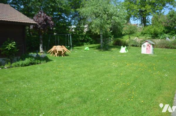 Bellefontaine : maison avec 3 appartements