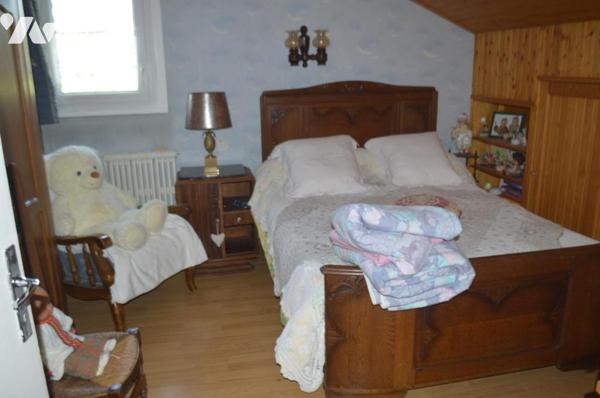 Bellefontaine : maison avec 3 appartements