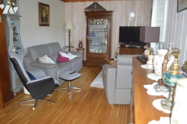 Bellefontaine : maison avec 3 appartements