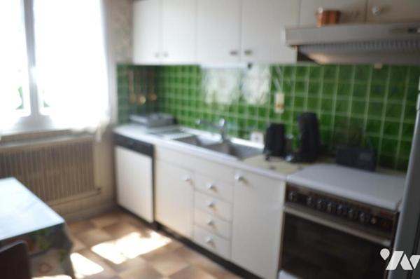 Bellefontaine : maison avec 3 appartements