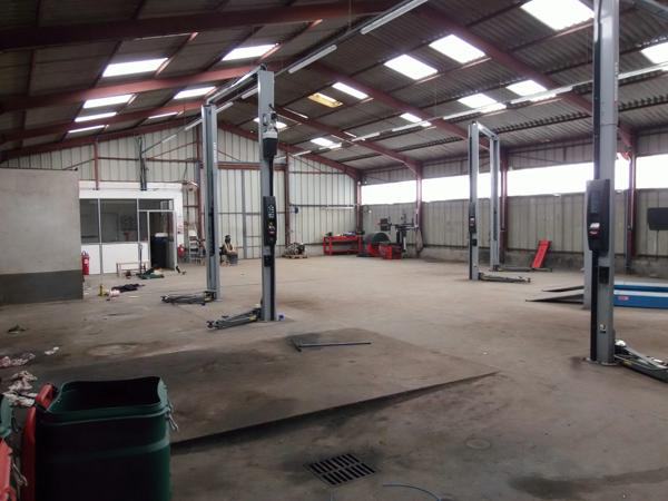 Locaux professionels et terrain à vendre DOUARNENEZ (29)