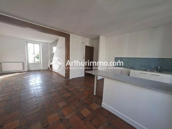 Vente                                                      Appartement
                        
                     3 pièces                      54 m2                     à Corbeil-Essonnes