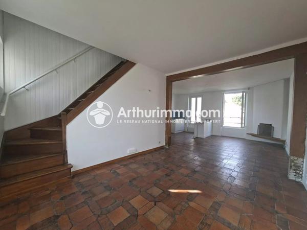 Vente                                                      Appartement
                        
                     3 pièces                      54 m2                     à Corbeil-Essonnes