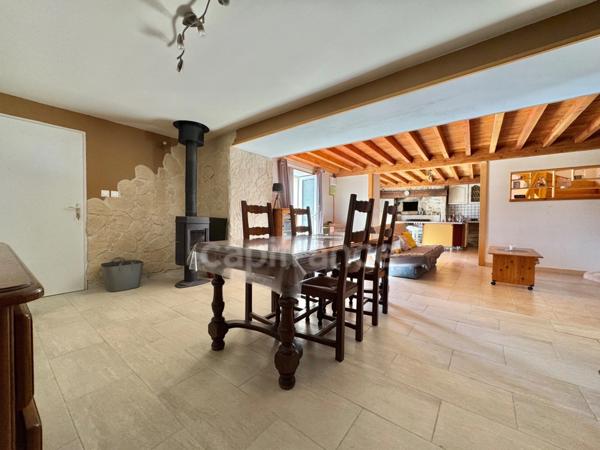 MAISON 100 M2, 2095 M2 DE TERRAIN DONT 1685 M2 À BATIR, 2 CHAMBRES, 1 BUREAU, DÉPENDANCES DE 45 M2, CHARPENTE/COUVERTURE OK, TOUT-À-L'ÉGOUT, DOUBLE VITRAGE PVC ET BOIS, TF 498€