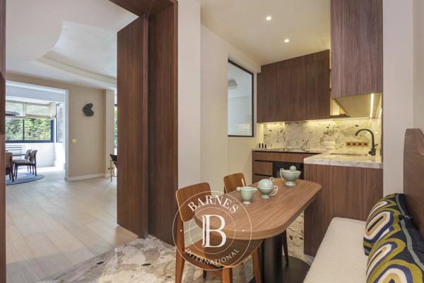 Paris 8ème, Appartement 2 Chambres -  148 m² à vendre