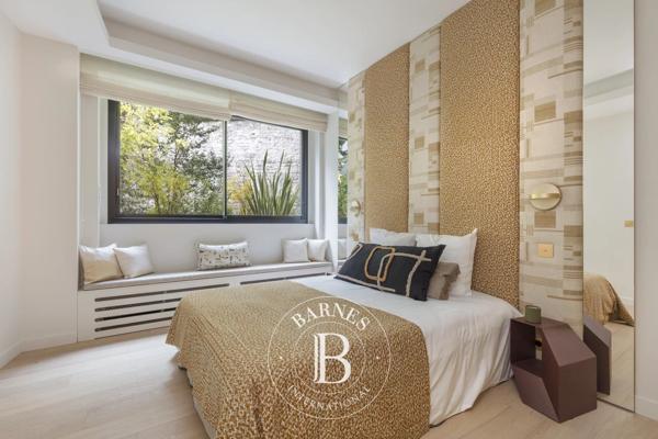 Paris 8ème, Appartement 2 Chambres -  148 m² à vendre
