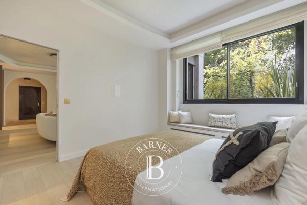 Paris 8ème, Appartement 2 Chambres -  148 m² à vendre