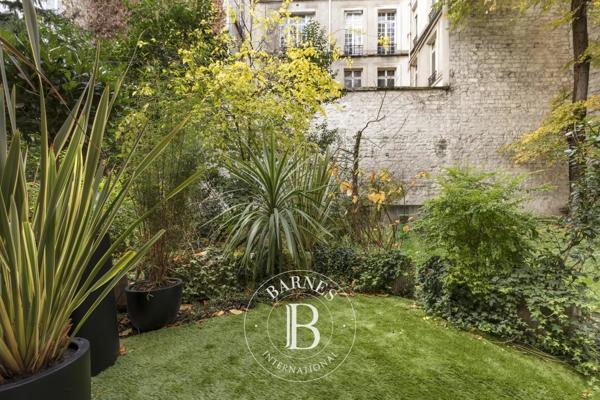 Paris 8ème, Appartement 2 Chambres -  148 m² à vendre
