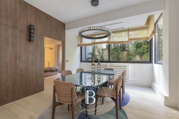 Paris 8ème, Appartement 2 Chambres -  148 m² à vendre