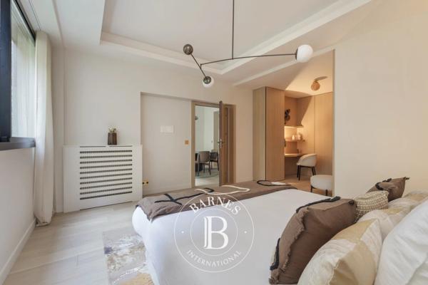 Paris 8ème, Appartement 2 Chambres -  148 m² à vendre