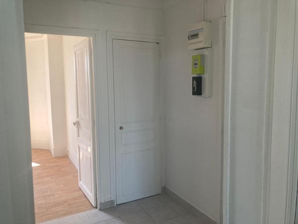 superbe 2 pièces de 36 m² style parisien dans immeuble ancien plein charme