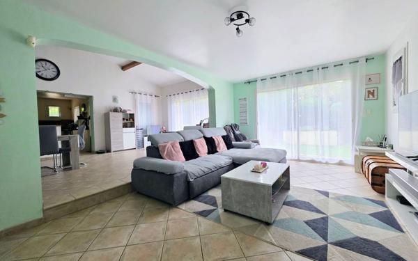 Maison à vendre    6 pièces • 14,90 m2 Malataverne