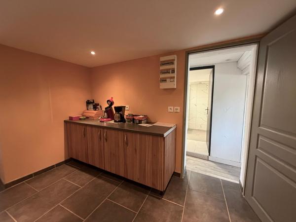 Maison de village proche des axes routiers