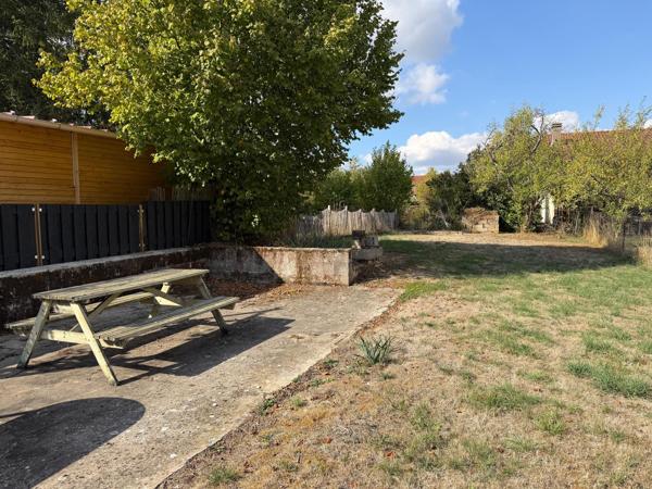 Maison de village proche des axes routiers