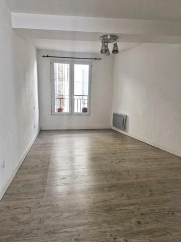 Courthézon (84350) Maison de village avec courette et terrasse