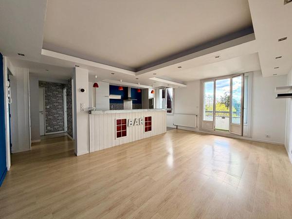 Rond Point de Paris - En dernier étage, retrouver ce très joli T2 avec vue dégagée. Balcon, cave et garage boxés.