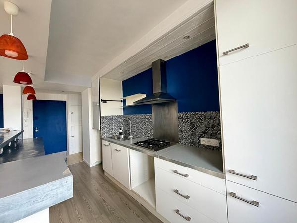 Rond Point de Paris - En dernier étage, retrouver ce très joli T2 avec vue dégagée. Balcon, cave et garage boxés.