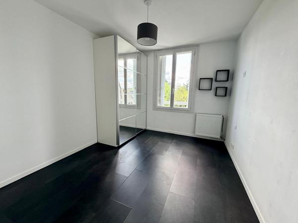 Rond Point de Paris - En dernier étage, retrouver ce très joli T2 avec vue dégagée. Balcon, cave et garage boxés.