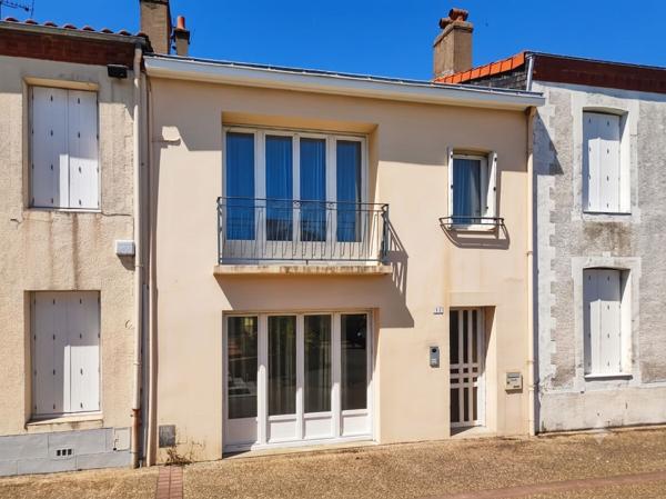 Maison Saint Laurent Des Autels 4 pièce(s) 134 m2