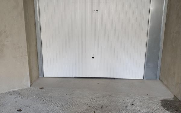 Stationnement à louer    14 m2 Sérézin-du-Rhône