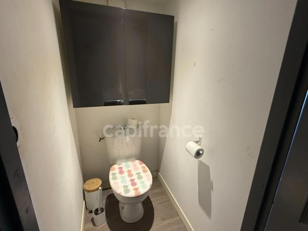 Atelier avec bureau et appartement à créer