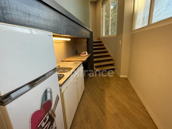 Atelier avec bureau et appartement à créer