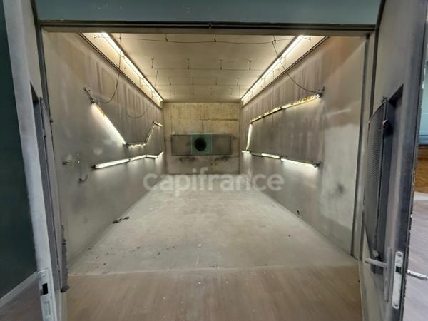 Atelier avec bureau et appartement à créer