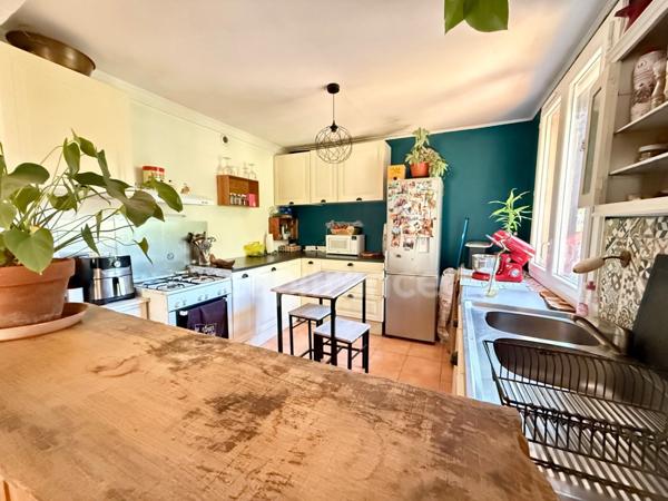 Maison de plain-pied à vendre 4 pièces LAURIS (84) 79 m2 jardin 400 m2 piscine