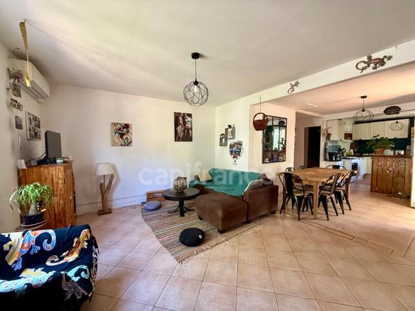 Maison de plain-pied à vendre 4 pièces LAURIS (84) 79 m2 jardin 400 m2 piscine